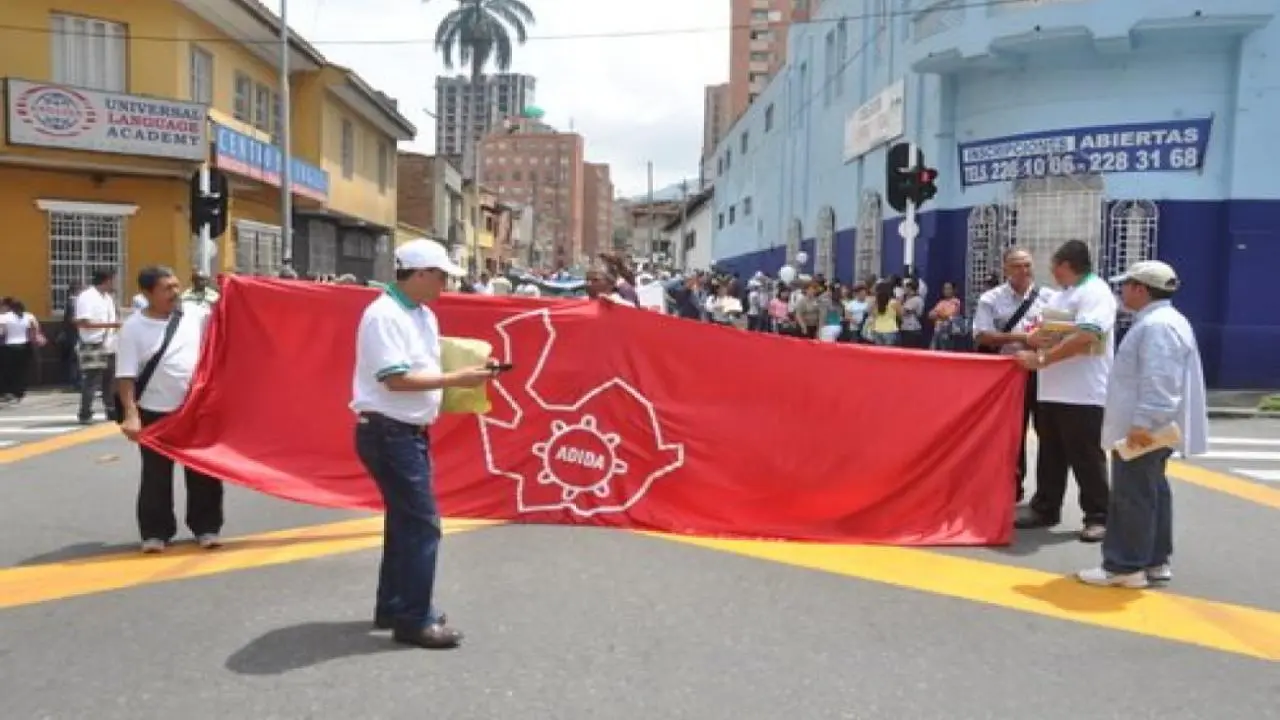 la Adidaestá alertado por docentes